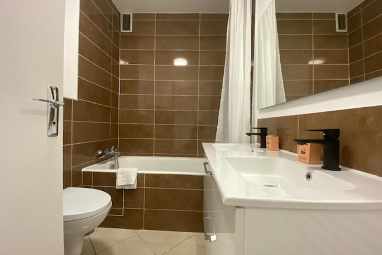 Beautiful Flat For 4 Very Closed To The Apartment Cabourg